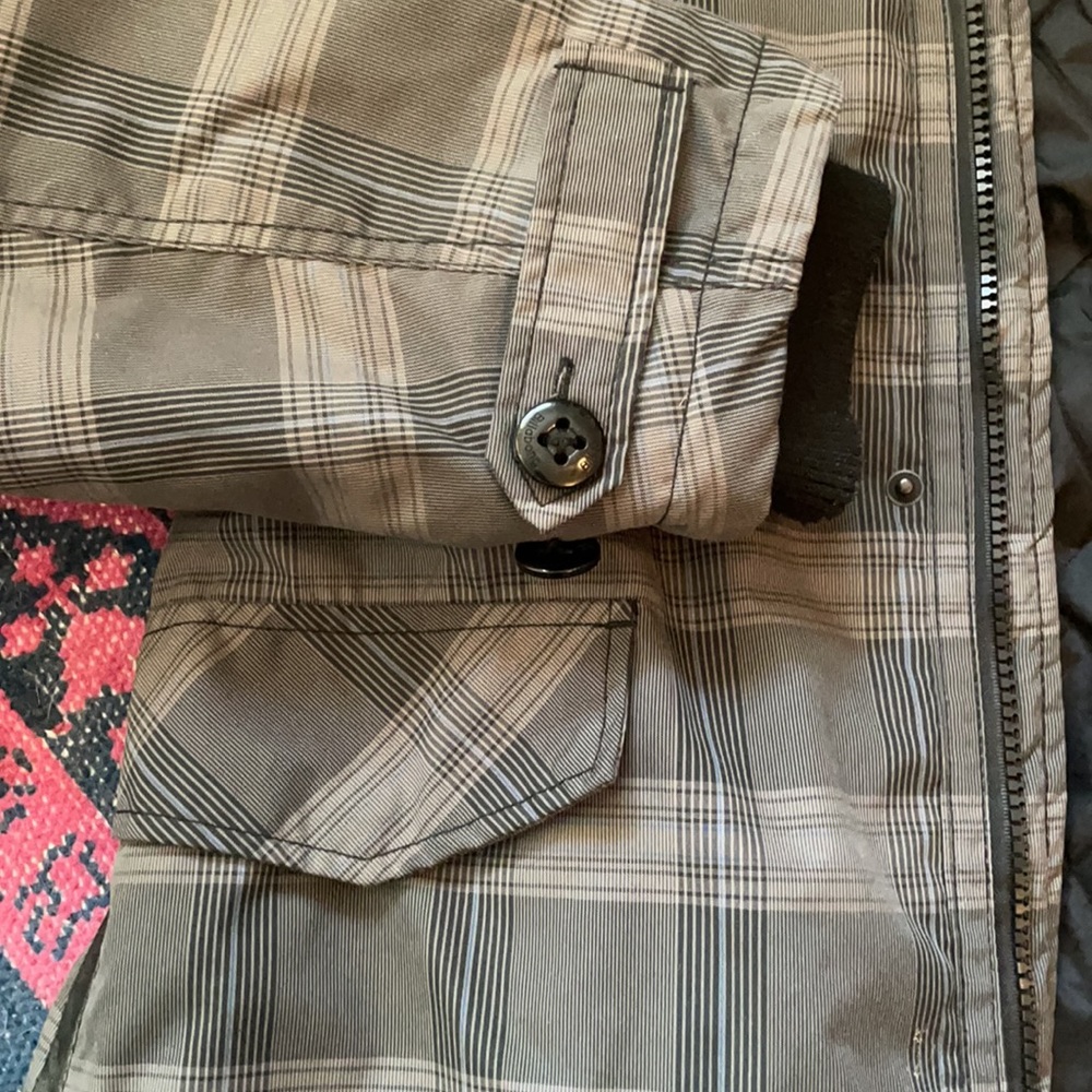 Billabong Insulated Jacket with Detachable hood - Picture 3 of 5
